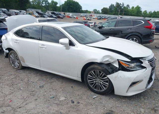 2016 LEXUS ES