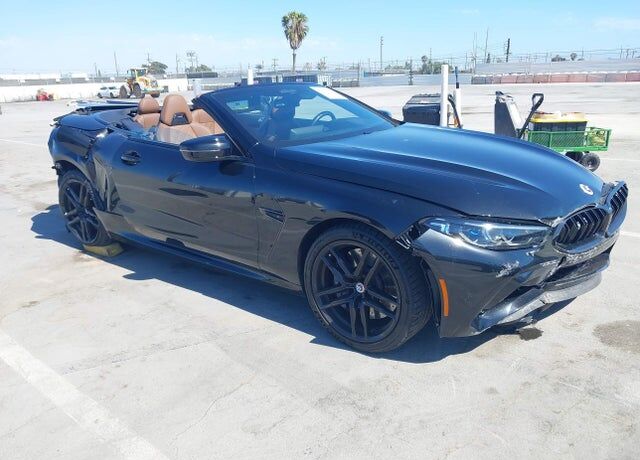 2023 BMW M8