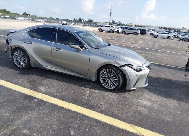 2023 LEXUS IS