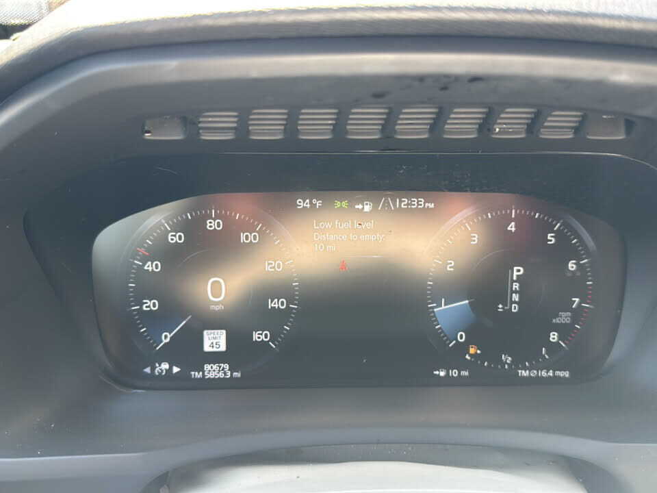 2022 VOLVO XC90