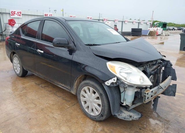 2014 NISSAN Versa