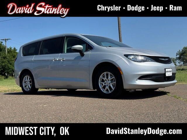 2023 CHRYSLER Voyager