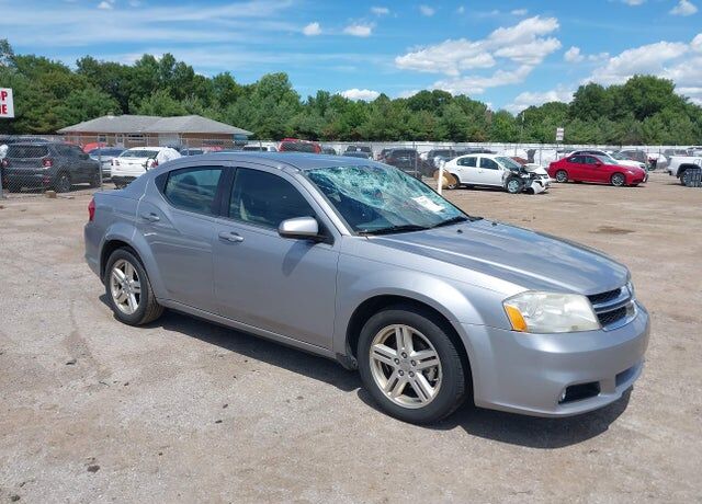 2013 DODGE Avenger