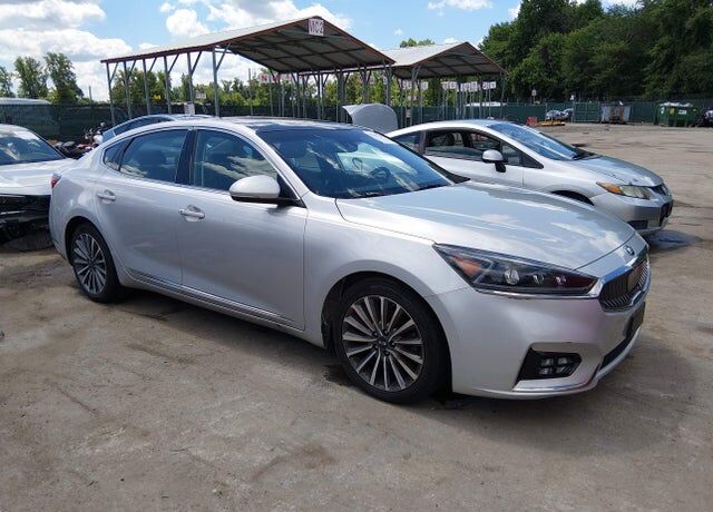2017 KIA Cadenza