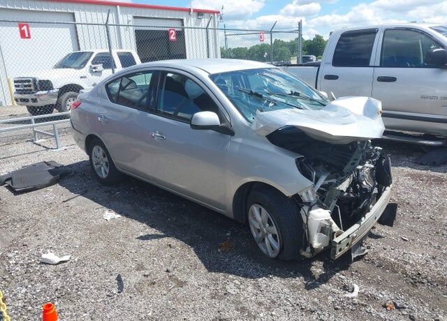 2014 NISSAN Versa