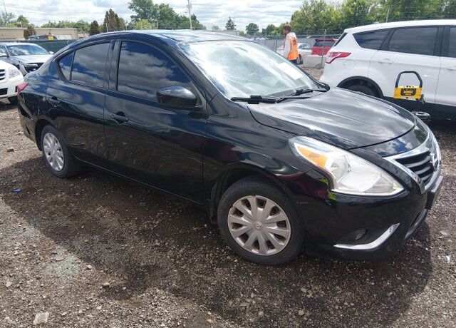 2016 NISSAN Versa