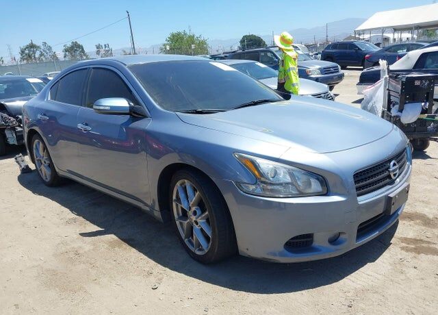 2011 NISSAN Maxima