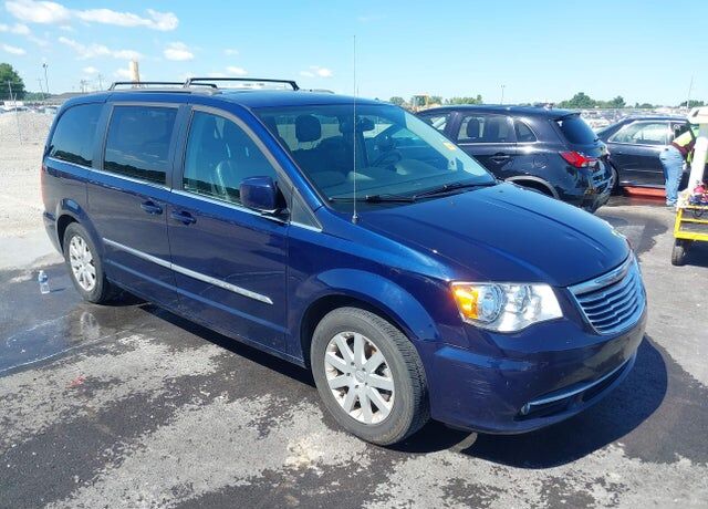 2014 CHRYSLER Town and Country