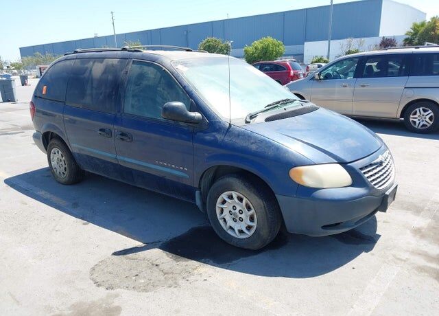 2001 CHRYSLER Voyager