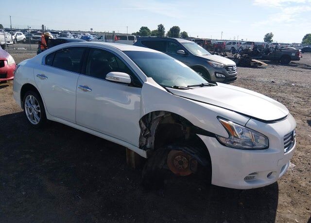 2014 NISSAN Maxima
