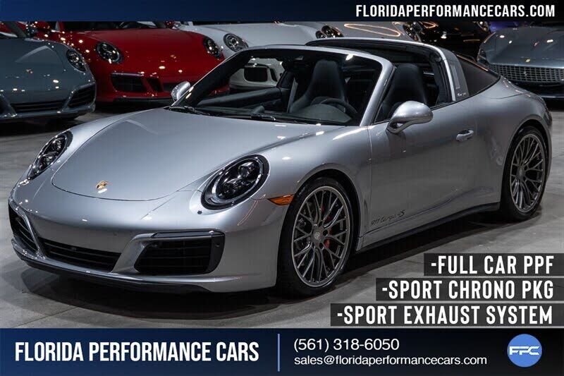 2017 PORSCHE 911