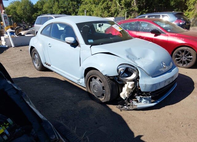 2012 VOLKSWAGEN Beetle