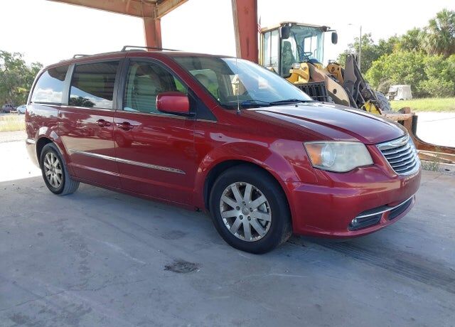 2013 CHRYSLER Town and Country