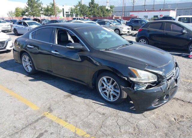 2010 NISSAN Maxima