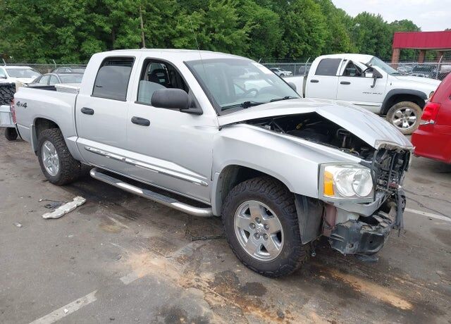 2005 DODGE Dakota