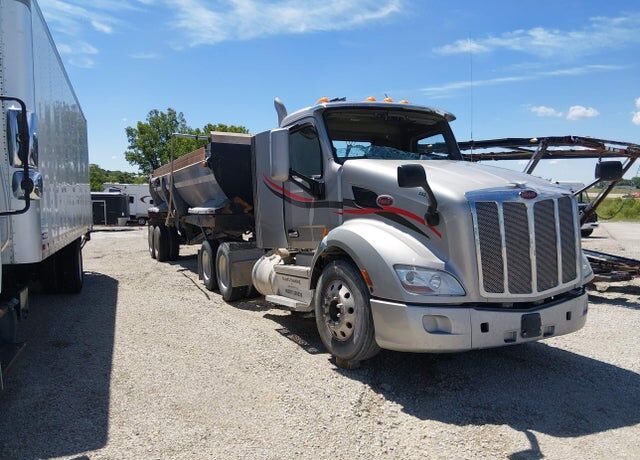 2019 PETERBILT 579