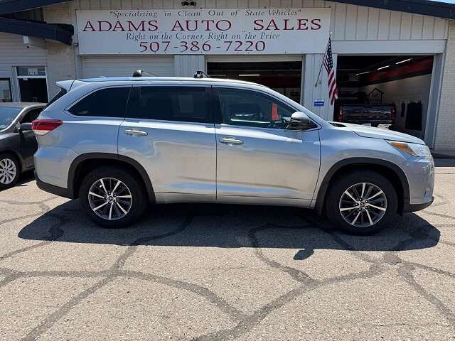 2017 TOYOTA Highlander