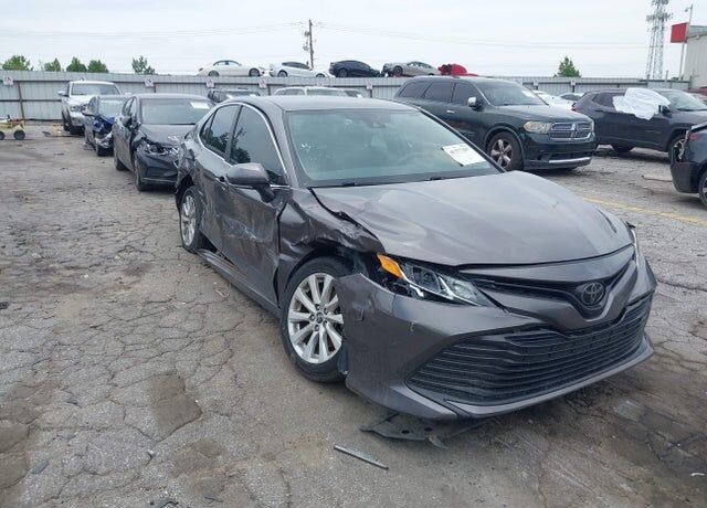 2019 TOYOTA Camry