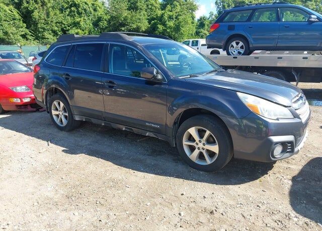 2013 SUBARU Outback