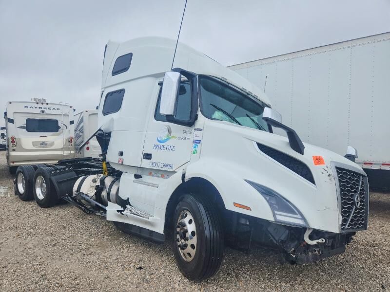 2025 VOLVO TRUCK VNL