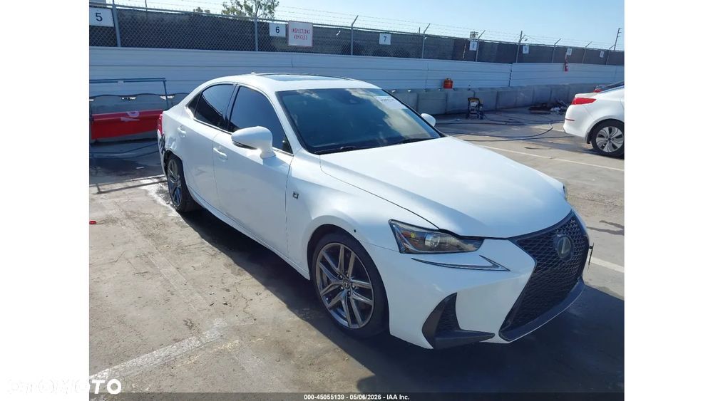 2017 Lexus IS