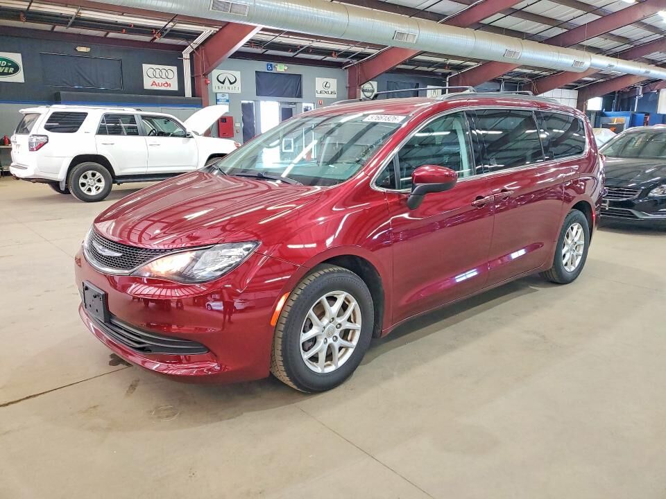 2020 CHRYSLER Voyager