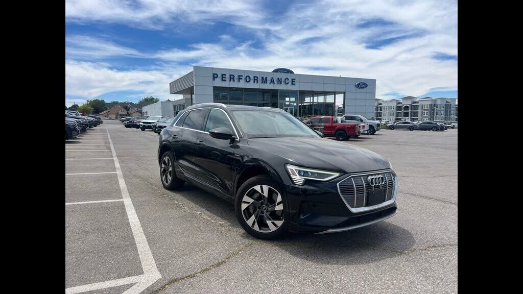 2022 Audi e-tron