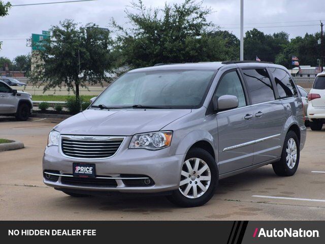 2014 CHRYSLER Town and Country