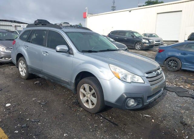 2014 SUBARU Outback