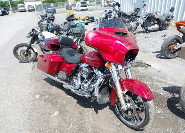 2018 HARLEY DAVIDSON FLHX / Street Glide