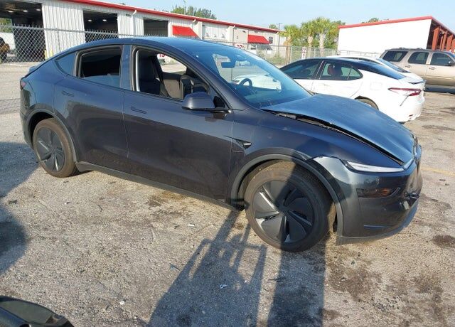 2026 TESLA Model Y