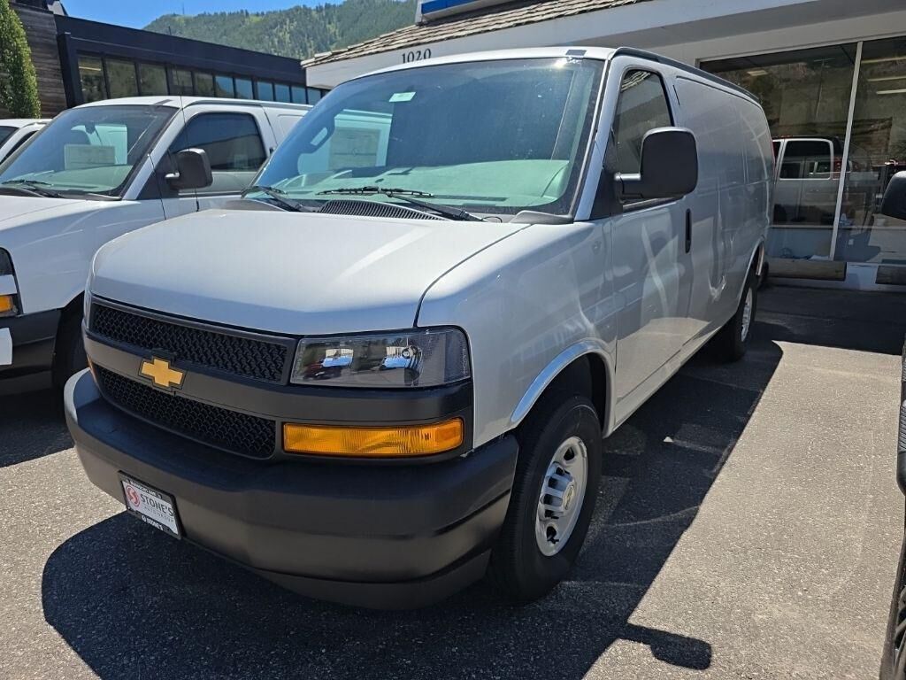 2026 CHEVROLET Express