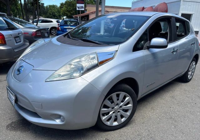 2013 NISSAN Leaf