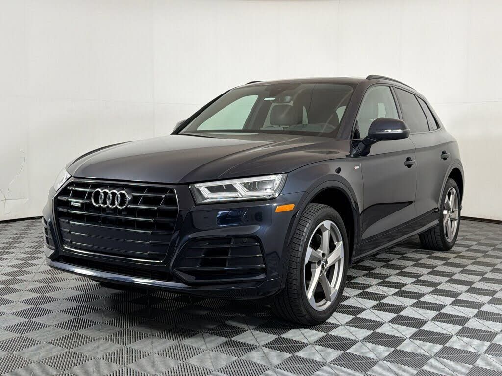 2020 AUDI Q5 e