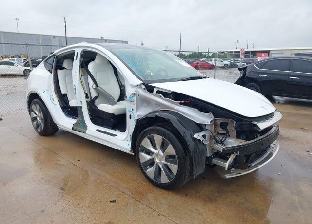 2022 TESLA Model Y