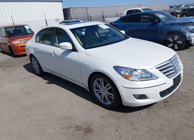 2011 HYUNDAI Genesis