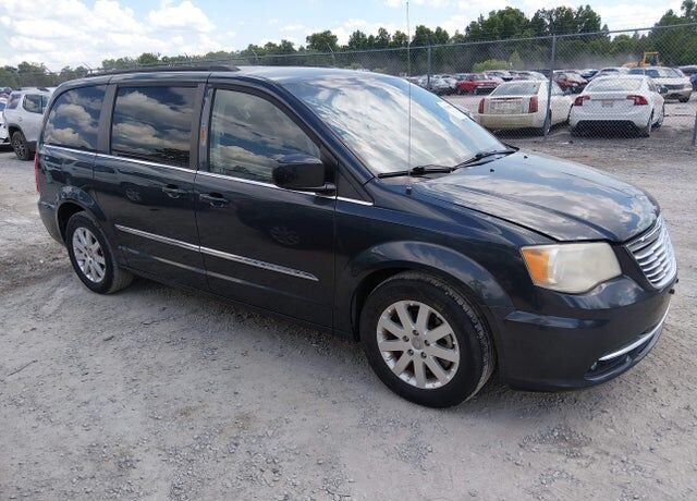 2014 CHRYSLER Town and Country