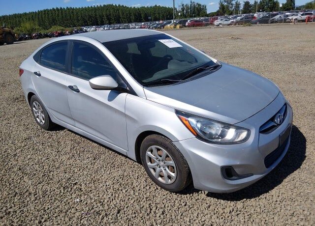 2012 HYUNDAI Accent