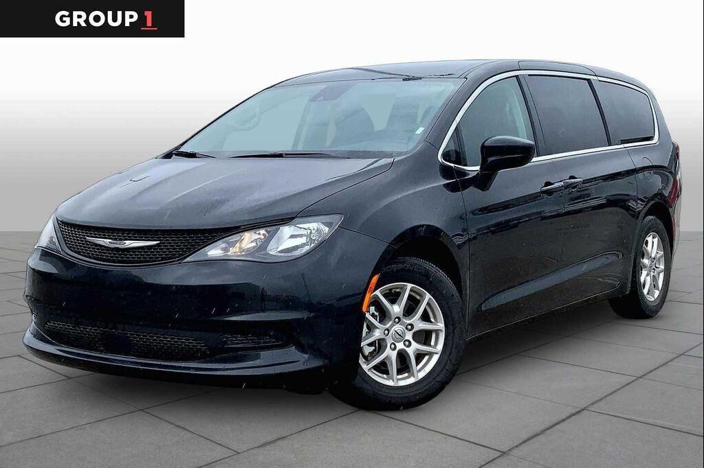 2023 CHRYSLER Voyager