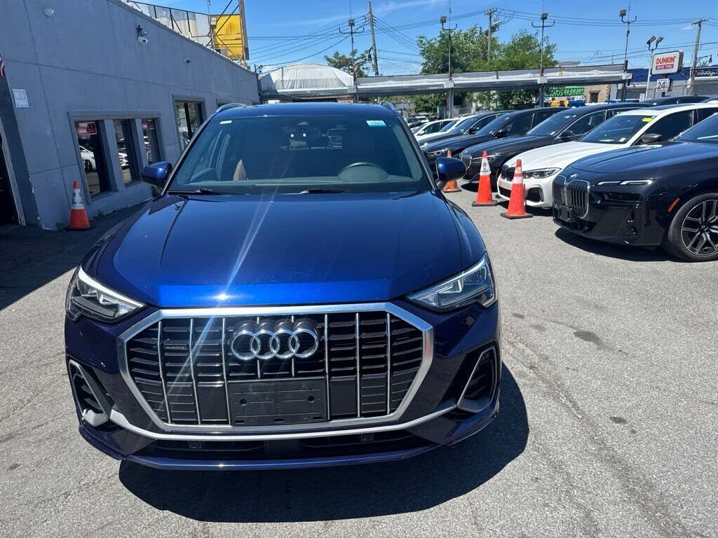 2022 Audi Q3