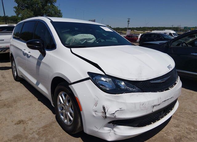 2025 CHRYSLER Voyager