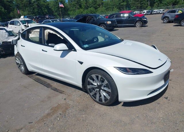 2025 TESLA Model 3