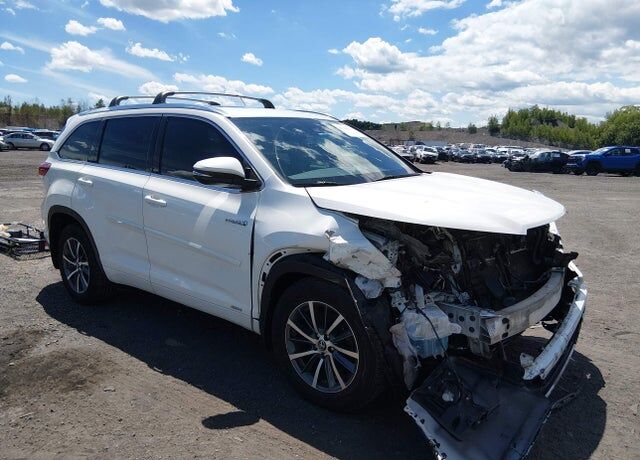 2017 TOYOTA Highlander