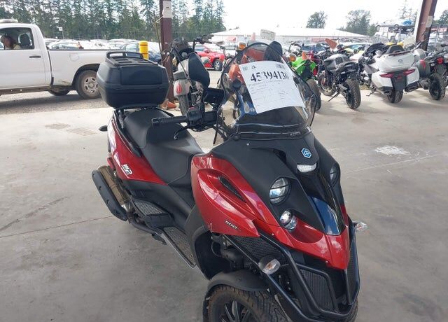 2009 PIAGGIO AND VESPA MP3