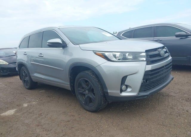 2018 TOYOTA Highlander