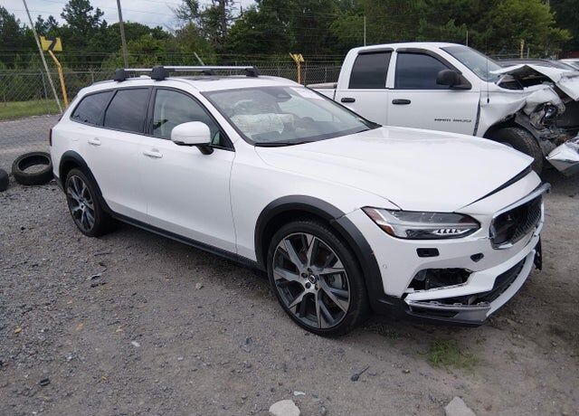 2025 VOLVO V90CC