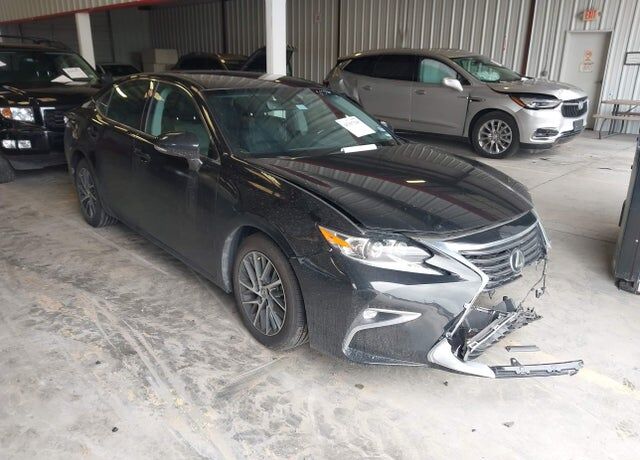 2017 LEXUS ES