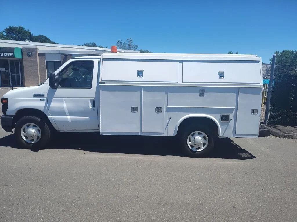 2009 FORD E-350