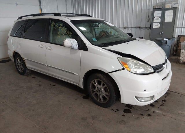 2004 TOYOTA Sienna