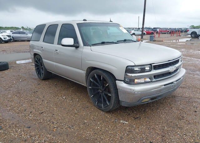 2004 CHEVROLET Tahoe
